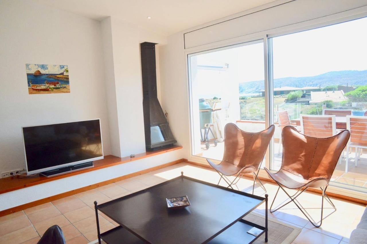 Beachfront Duplex With Terrace And Sea Views - Cadaqués Esterno foto