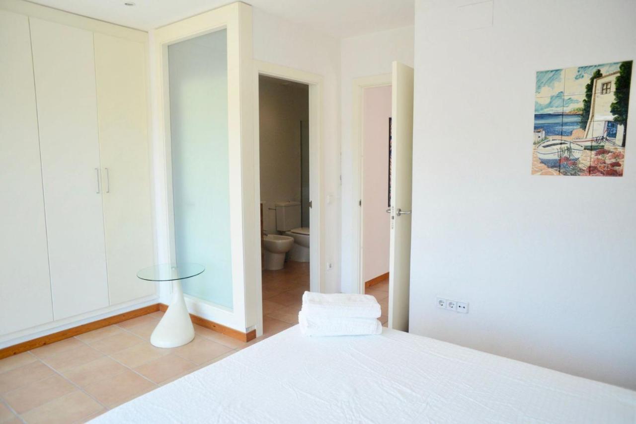 Beachfront Duplex With Terrace And Sea Views - Cadaqués Esterno foto