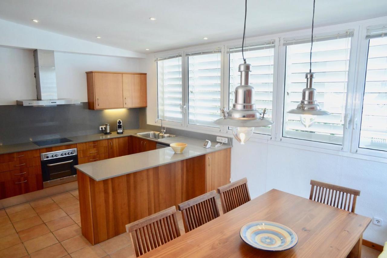 Beachfront Duplex With Terrace And Sea Views - Cadaqués Esterno foto